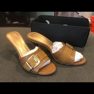 Tahari sandals